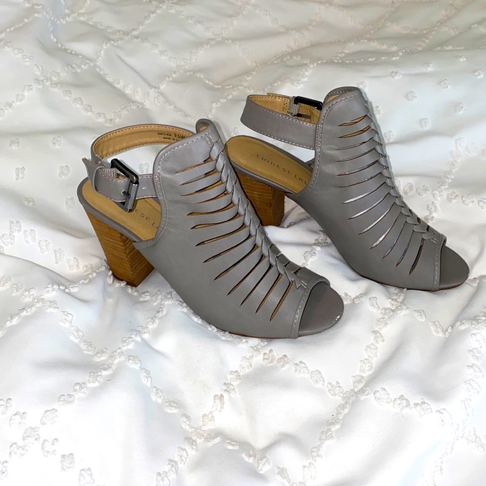 Chinese Laundry 4in Stacked Heel Sandal Bootie - Grey Size 9.5
